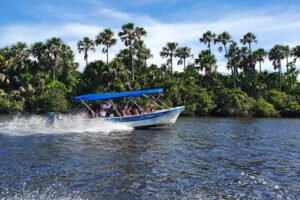 Passeio de Lancha Voadeira pelo Rio Preguiças – Barreirinhas/MA